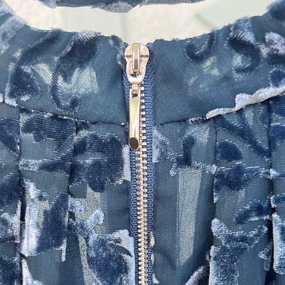 NWOT White House Black Market Salma Velvet Burnout Shell M Petite Size Sold Out - Picture 8 of 15